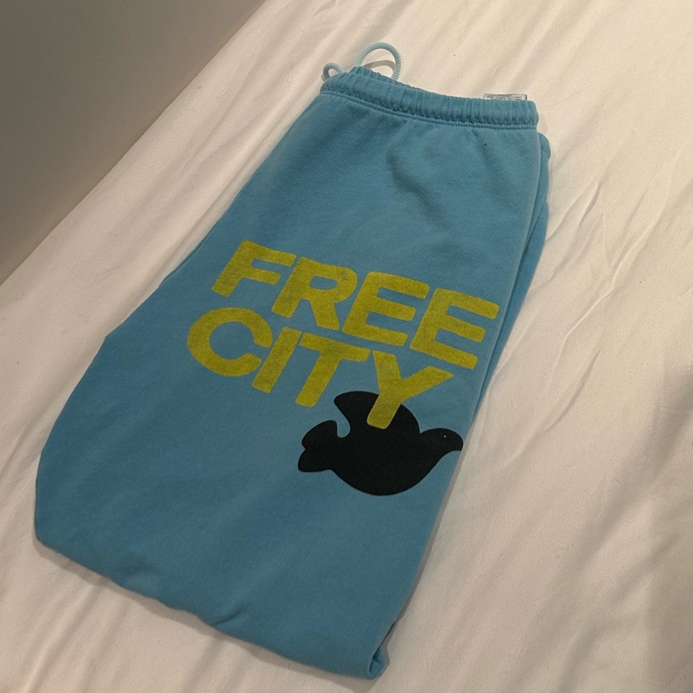 Free city sweat pants in blue